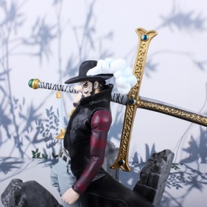 Фигурка One Piece: Dracule Mihawk