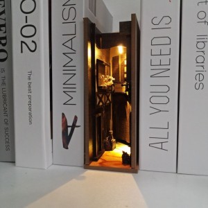 Подставка для книг переулок с подсветкой