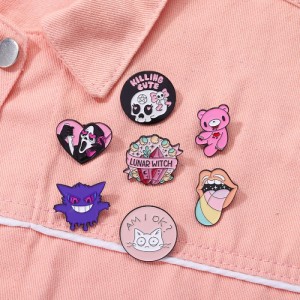 Металлические значки Pink Nightmare