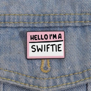 Металлический значок Taylor Swift Hello im a Swiftie