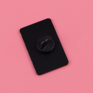 Металлический значок Memento mori