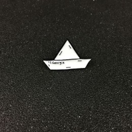 Металлический значок бумажный кораблик