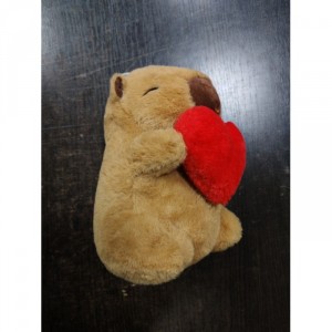 Мягкая игрушка Капибара с сердцем Б/У